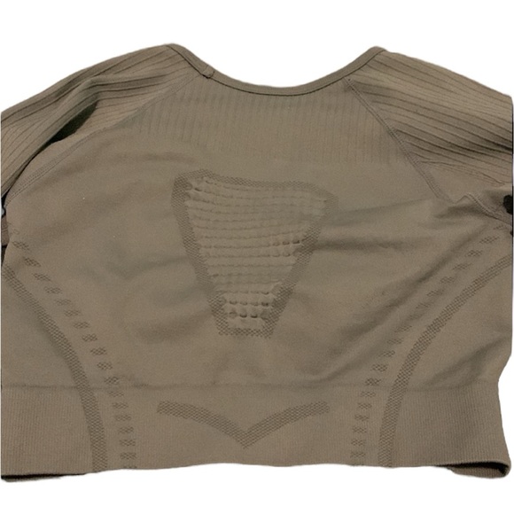 Gray Cropped Workout Top - Picture 6 of 6